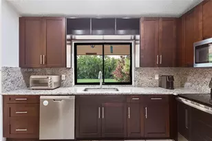 10623 NW 7th Pl, Coral Springs, FL 33071 - Photo 13