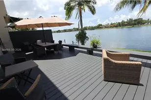 783 NE 195th St, Miami, FL 33179 - Photo 23