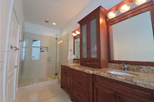783 NE 195th St, Miami, FL 33179 - Photo 15