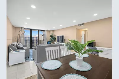 322 SE Buchanan St #703, Hollywood, FL 33019 - Photo 3