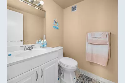 322 SE Buchanan St #703, Hollywood, FL 33019 - Photo 15