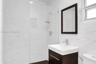 2220 NE 204th St, Miami, FL 33180 - Photo 21