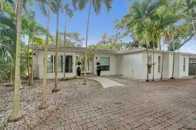 2220 NE 204th St, Miami, FL 33180 - Photo 1