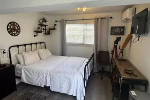 2032 NE 26th St, Wilton Manors, FL 33305 - Photo 3