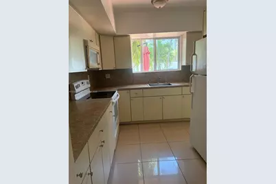 1040 92nd St #2, Bay Harbor Islands, FL 33154 - Photo 17