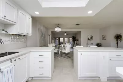 7032 SW 23rd St #16, Davie, FL 33317 - Photo 9