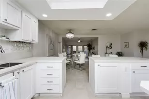 7032 SW 23rd St, Davie, FL 33317 - Photo 9