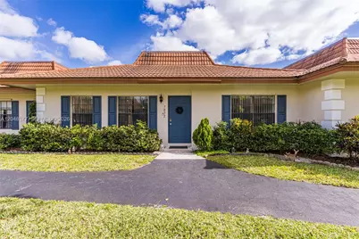7032 SW 23rd St #16, Davie, FL 33317 - Photo 1