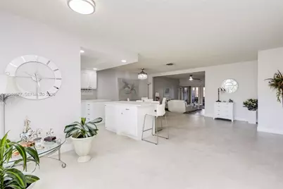 7032 SW 23rd St #16, Davie, FL 33317 - Photo 3