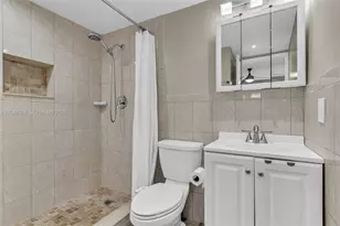 4715 NW 7th St, Miami, FL 33126 - Photo 13
