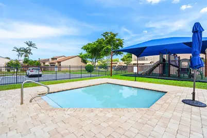 1946 SW 81st Ter, Davie, FL 33324 - Photo 25