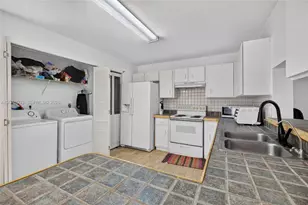 3835 NW 122nd Terrace, Sunrise, FL 33323 - Photo 13