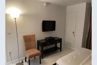 5701 Collins Ave #1411, Miami Beach, FL 33140 - Photo 9
