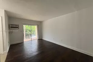 1860 Venice Park Dr, North Miami, FL 33181 - Photo 11