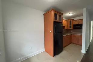 1860 Venice Park Dr, North Miami, FL 33181 - Photo 13