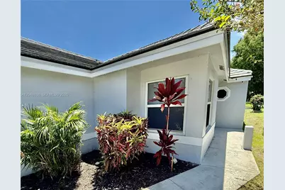 9291 Arborwood Cir, Davie, FL 33328 - Photo 9