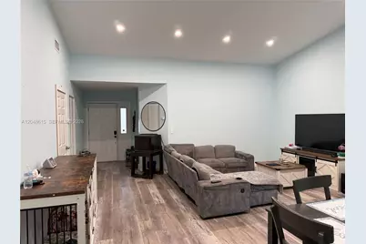 2225 SE 5th Pl, Homestead, FL 33033 - Photo 5