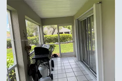2225 SE 5th Pl, Homestead, FL 33033 - Photo 9