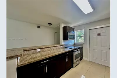 1540 SW 5th Pl #4, Fort Lauderdale, FL 33312 - Photo 5