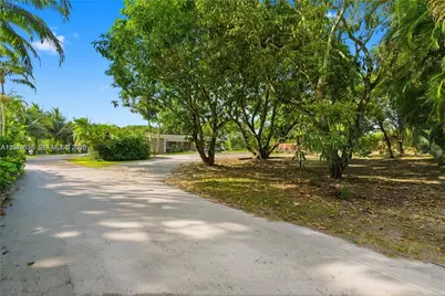 15490 SW 209th Ave, Miami, FL 33187 - Photo 29