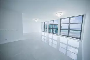 5055 Collins Ave, Miami Beach, FL 33140 - Photo 11