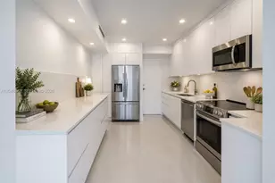 5055 Collins Ave, Miami Beach, FL 33140 - Photo 15