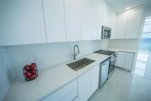 5055 Collins Ave, Miami Beach, FL 33140 - Photo 17