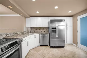 1075 NE Miami Gardens Dr, Miami, FL 33179 - Photo 13