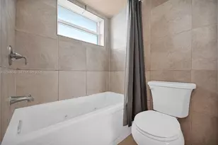 1075 NE Miami Gardens Dr, Miami, FL 33179 - Photo 25
