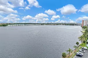 1075 NE Miami Gardens Dr, Miami, FL 33179 - Photo 43