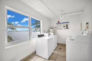 1075 NE Miami Gardens Dr, Miami, FL 33179 - Photo 29
