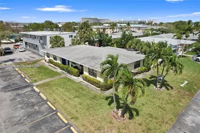 380 SE 12th Ave #2, Deerfield Beach, FL 33441 - Photo 3