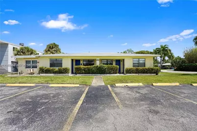 380 SE 12th Ave #2, Deerfield Beach, FL 33441 - Photo 1