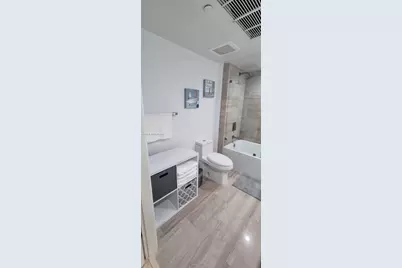 1300 Brickell Bay Dr #1701, Miami, FL 33131 - Photo 17