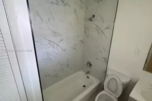 16001 NE 18th Pl, North Miami Beach, FL 33162 - Photo 15