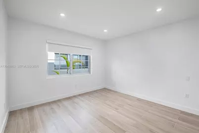 1610 Michigan Ave #2, Miami Beach, FL 33139 - Photo 11