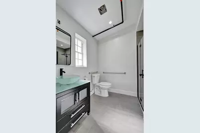 1085 NE 126th St #4, North Miami, FL 33161 - Photo 5