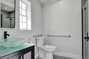 1085 NE 126th St, North Miami, FL 33161 - Photo 5