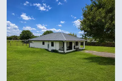 525 N Granja St, Clewiston, FL 33440 - Photo 3