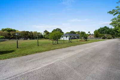 19724 SW 243rd Ter, Homestead, FL 33031 - Photo 31