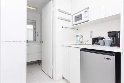 5445 Collins Ave #908, Miami Beach, FL 33140 - Photo 15