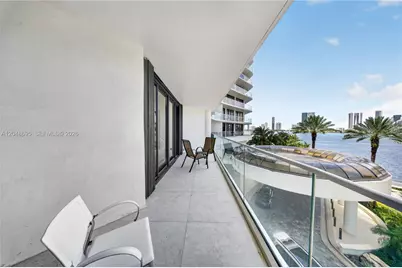 2800 Island Blvd #302, Aventura, FL 33160 - Photo 3