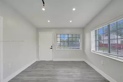 1085 NE 126th St #3, North Miami, FL 33161 - Photo 9