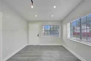 1085 NE 126th St, North Miami, FL 33161 - Photo 9