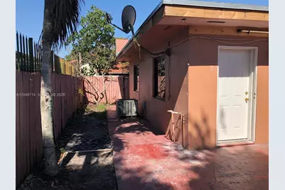 2460 NW 15th St #4, Miami, FL 33125 - Photo 9