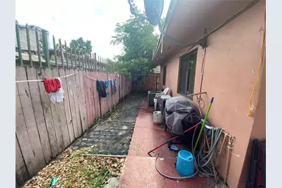 2460 NW 15th St #4, Miami, FL 33125 - Photo 25