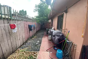 2460 NW 15th St, Miami, FL 33125 - Photo 25