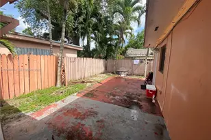 2460 NW 15th St, Miami, FL 33125 - Photo 23