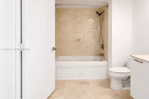 1800 N Bayshore Dr, Miami, FL 33132 - Photo 19