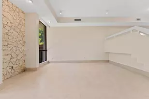 2525 NE 135th St, North Miami, FL 33181 - Photo 9